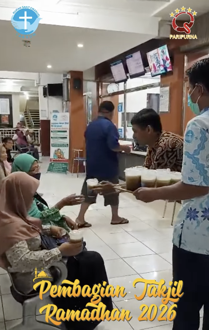 Berbagi Berkah Ramadhan, Rumah Sakit Emanuel Bagikan Takjil untuk Pasien